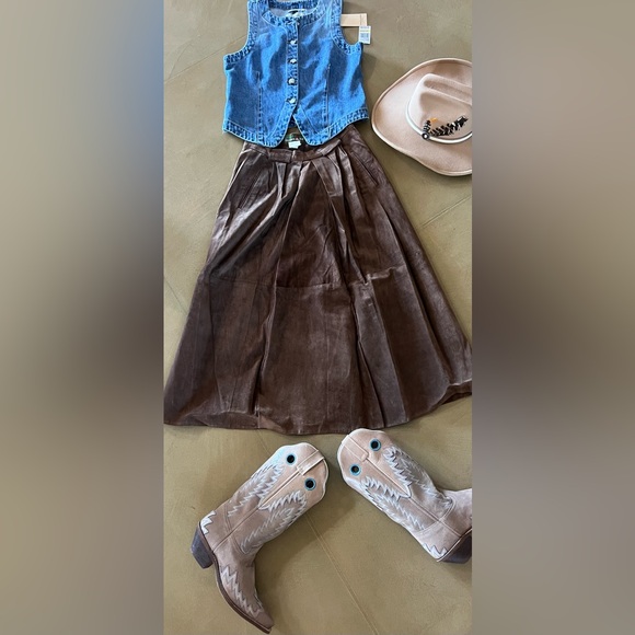 Vintage Outback Red Chocolate Suede Skirt - Picture 2 of 7